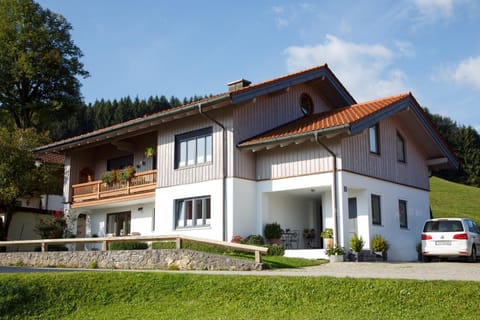 Ferienwohnung Adlerhügel inkl. Chiemgaukarte Apartment in Ruhpolding