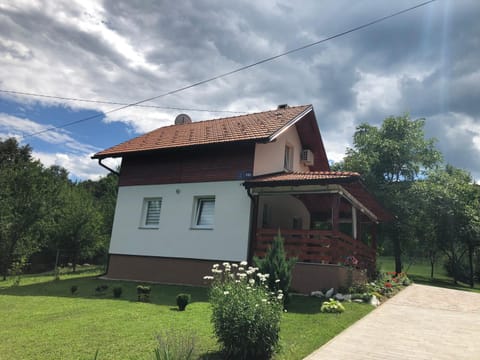 D.I.M. Holiday House House in Plitvice Lakes Park