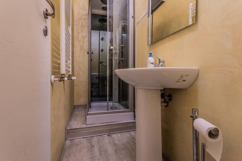 Bed Rho Fiera - Milano Galeazzi Bed and Breakfast in Rho