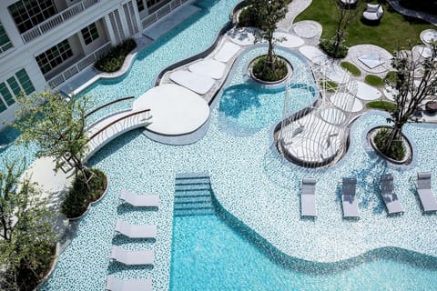 Swimming pool, Swimming pool
