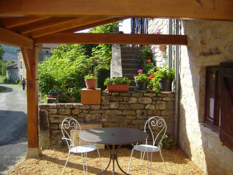 Patio, Dining area