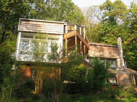 Property building, Facade/entrance, Garden, Garden view