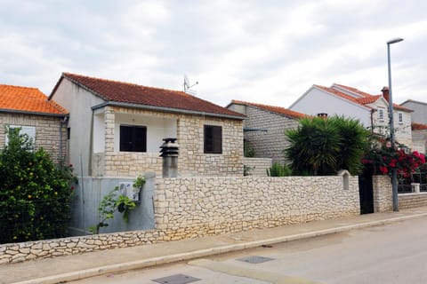 Property building, Facade/entrance, On site