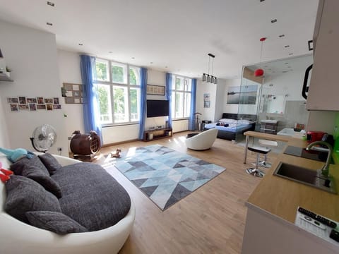 Living room, Photo of the whole room
