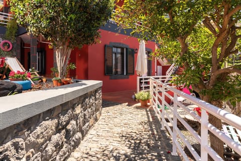 Patio, Facade/entrance