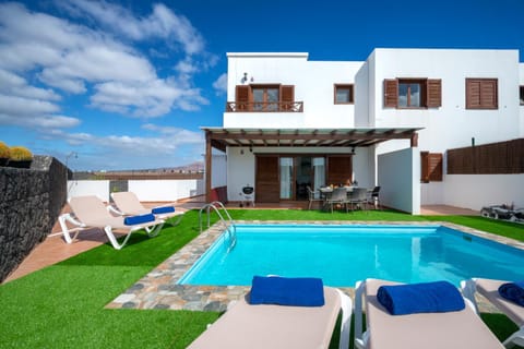 Property building, Patio, Garden, Pool view, Swimming pool, Swimming pool