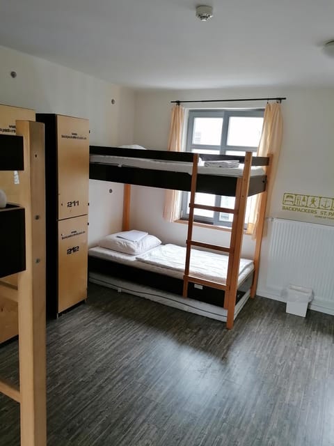 Bed, Photo of the whole room, bunk bed