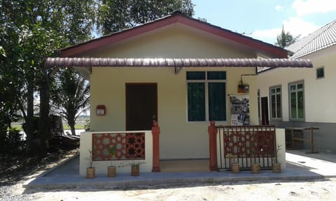 Facade/entrance, Balcony/Terrace