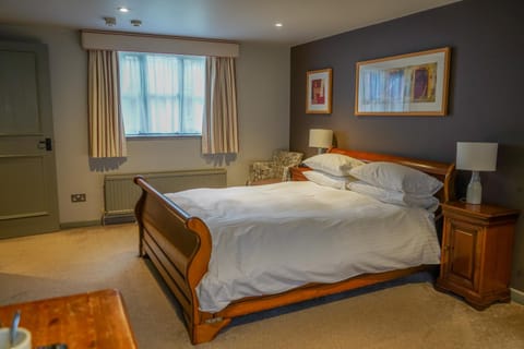 The Bird In Hand Inn, Witney Hotel in West Oxfordshire District