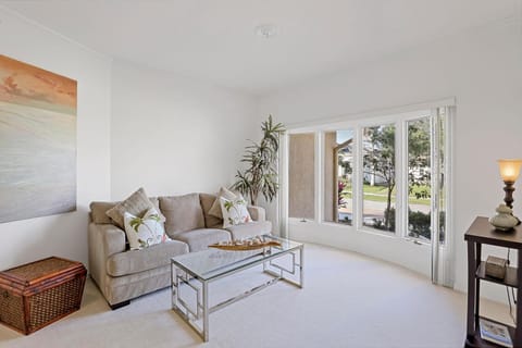 Serene waterfront home with pool, spa, and water view House in Marco Island