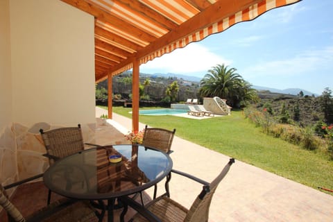 Balcony/Terrace, Mountain view, Pool view