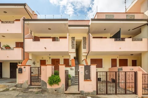 Property building, View (from property/room), Balcony/Terrace