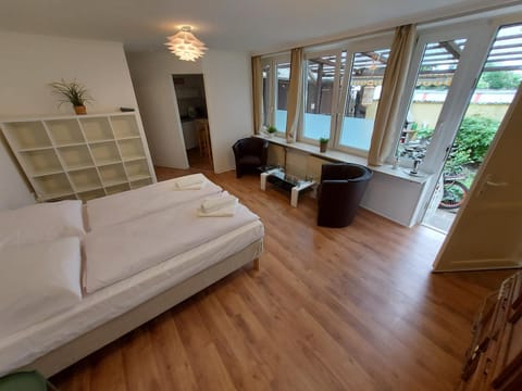 Seating area, Bedroom