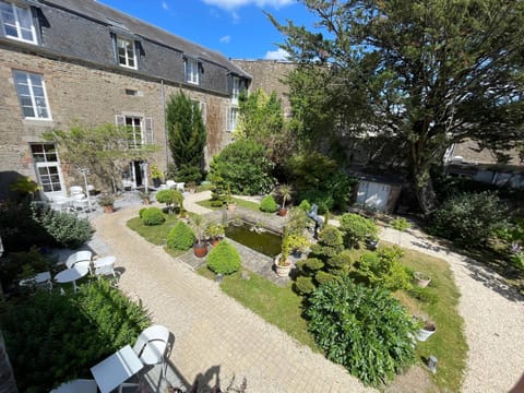 Property building, Day, Garden, Garden view, Parking, internet