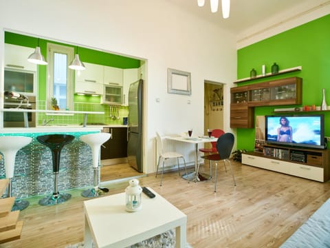 TV and multimedia, Living room, Dining area
