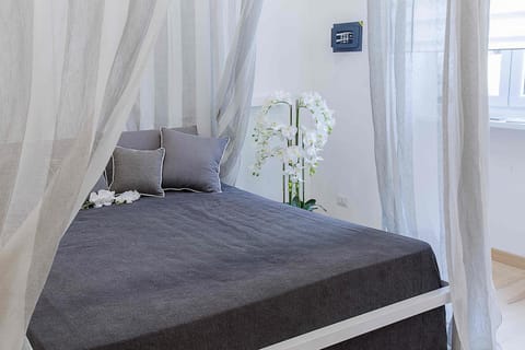 Decorative detail, Bedroom
