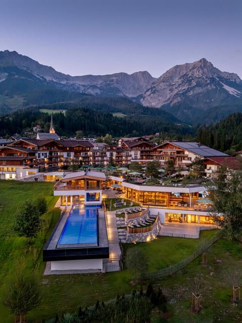 Property building, Spa and wellness centre/facilities, Swimming pool