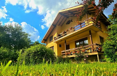 Property building, Spring, Day, Natural landscape, Summer, View (from property/room), internet