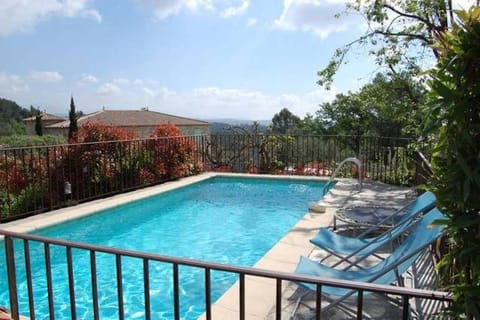 Bastide Provençale Les Mûriers d'Engaspaty Apartment in Fayence