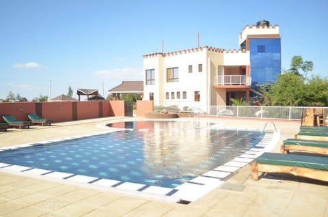 Property building, Swimming pool, Swimming pool