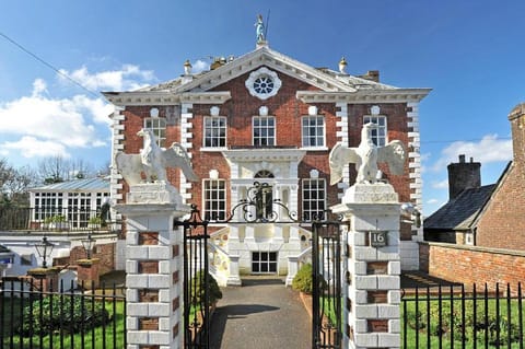 Property building, Facade/entrance