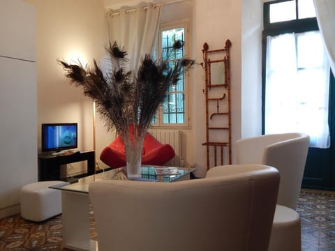 Communal lounge/ TV room, TV and multimedia, Living room