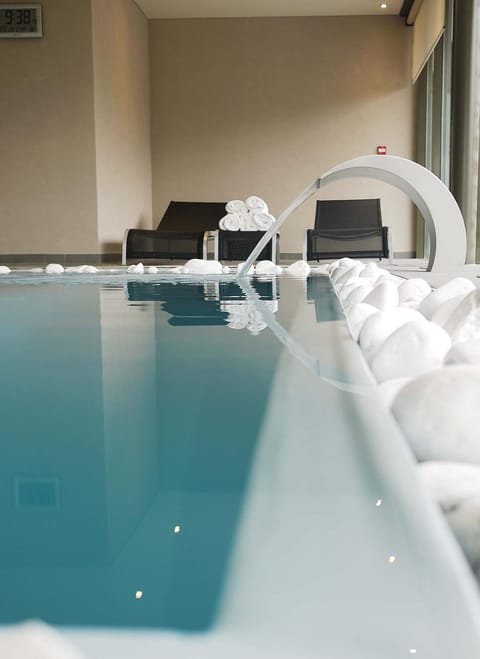 Swimming pool, Swimming pool