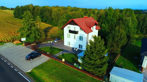 Property building, Bird's eye view, Garden view