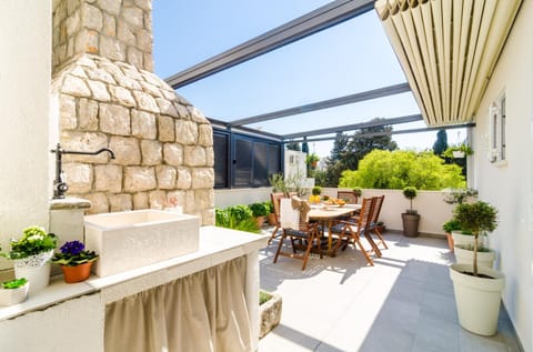 Balcony/Terrace, Garden view