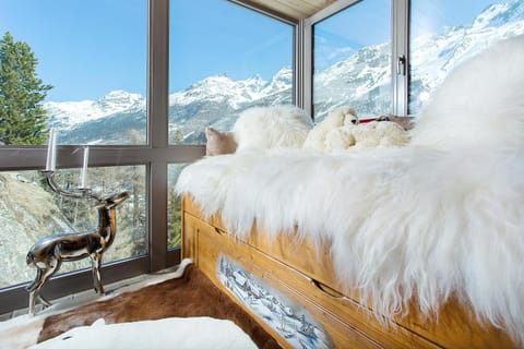 Bed, Winter, Mountain view