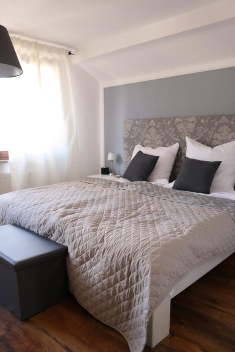 Photo of the whole room, On site