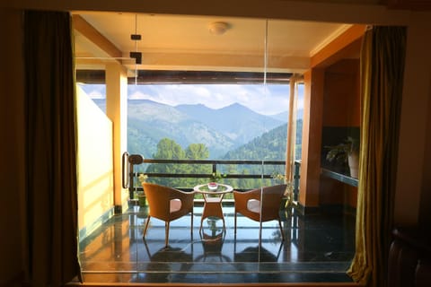 View (from property/room), Balcony/Terrace, Sunrise