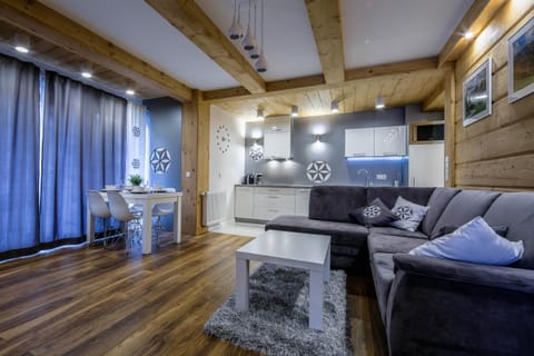 Kitchen or kitchenette, Living room