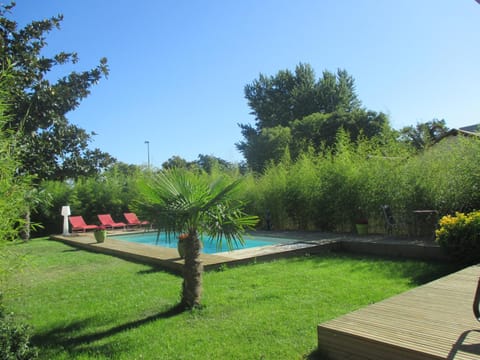 Garden, Swimming pool, Swimming pool