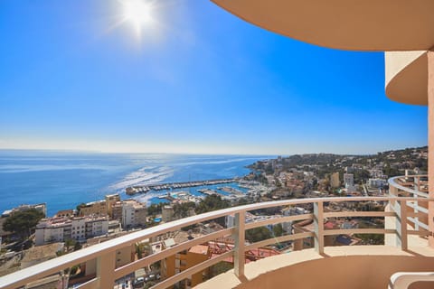 Nearby landmark, Day, Natural landscape, View (from property/room), Balcony/Terrace, Beach, City view, Sea view