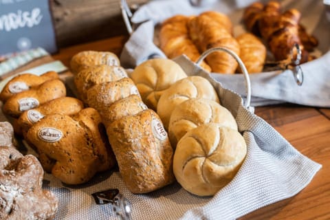 Restaurant/places to eat, Food close-up, Buffet breakfast