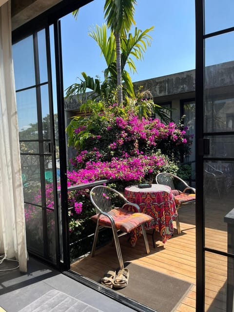 Balcony/Terrace, Garden view