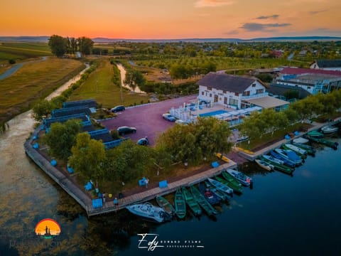 Property building, Restaurant/places to eat, Swimming pool, Breakfast