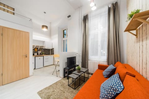 Bed, Living room