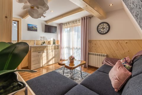 Bathroom, Balcony/Terrace, Kitchen or kitchenette, Living room, Bedroom