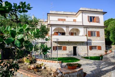 Property building, Garden, Garden, Garden view, Garden view