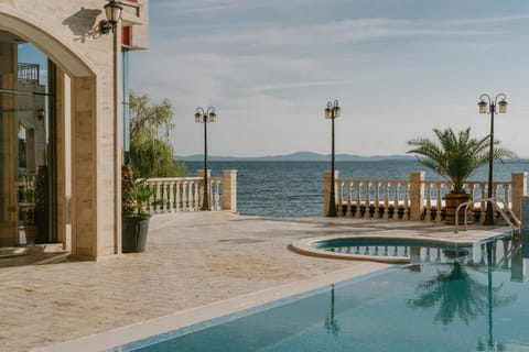 Property building, Swimming pool