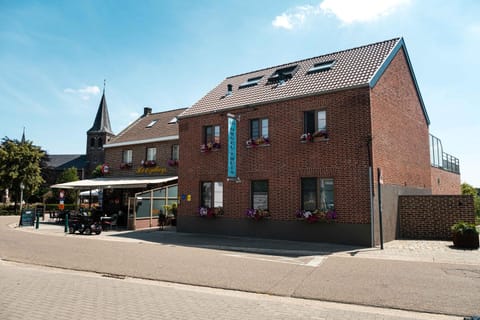 Property building, Location