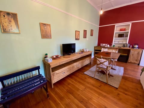 TV and multimedia, Dining area