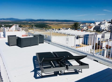 Property building, Nearby landmark, Natural landscape, Landmark view, Mountain view, Sea view