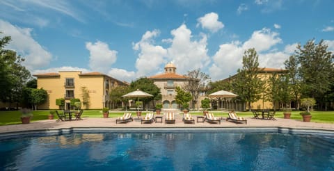 Swimming pool