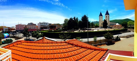 Property building, Neighbourhood, City view