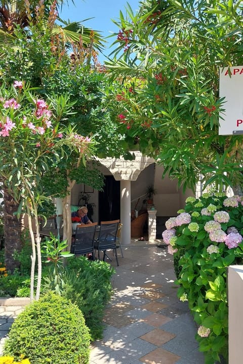 Location, children, Family