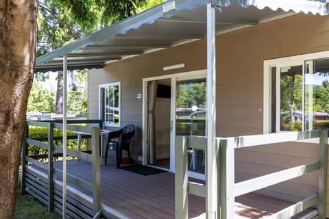 Camping Montorfano Campground/ 
RV Resort in Lombardy