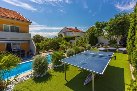 Patio, Facade/entrance